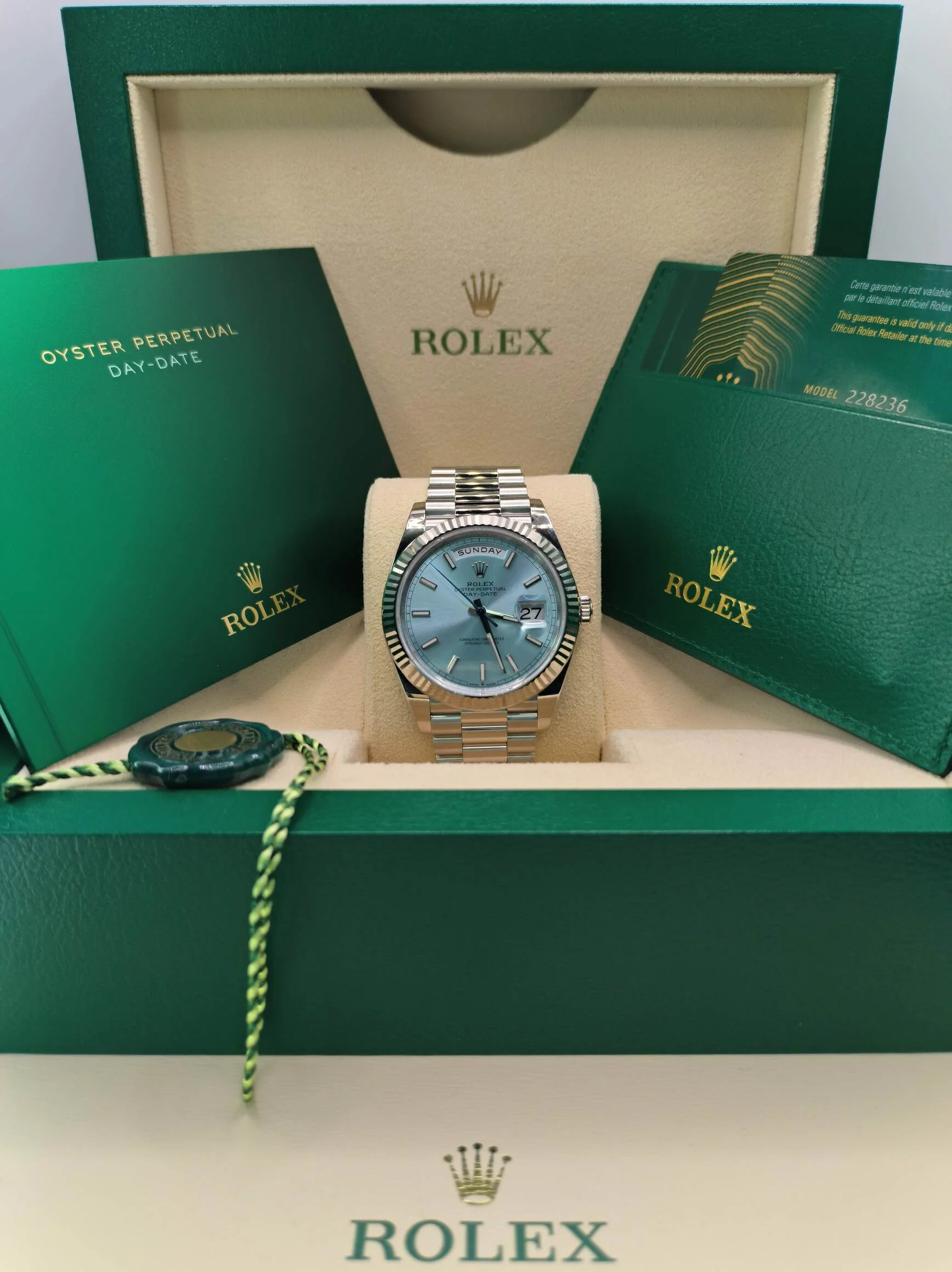 Superclone Rolex Day-Date 40 mm Ice blue Dial 228236